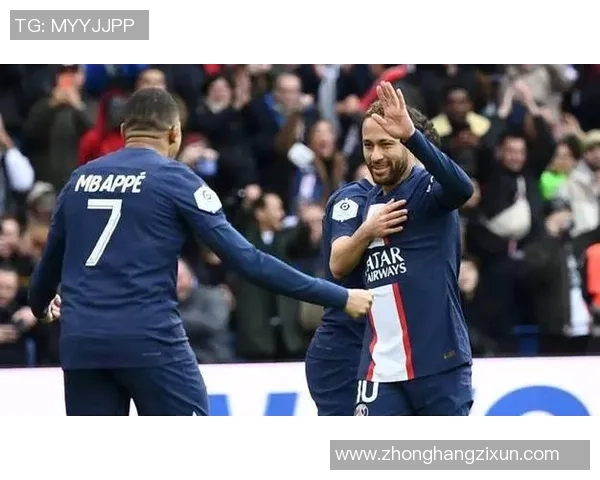 巴黎圣曼与里昂激战正酣谁能在法甲赛场上笑到最后