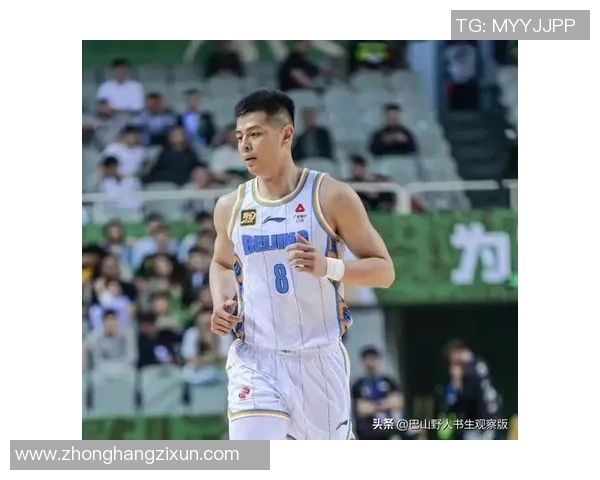 方硕的篮球之路：从青涩少年到职业赛场的辉煌蜕变与成长故事